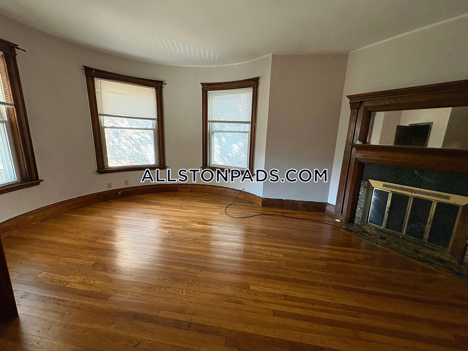 5 bed, $5,000 — Photo 2