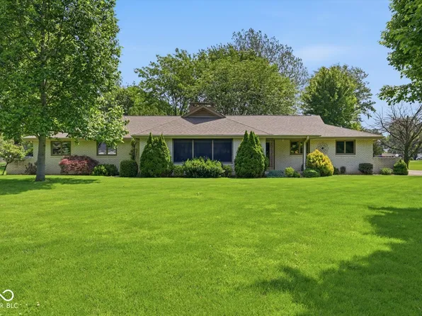 670 Brent Woods Dr, Shelbyville, IN 46176