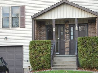 17 Barn Finch Cir, Naugatuck, CT 06770