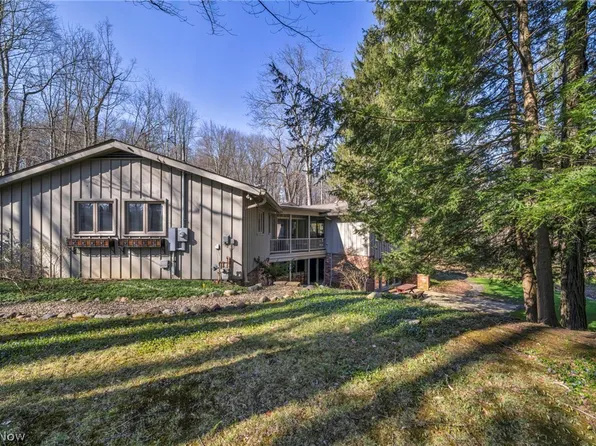 34580 Sherbrook Park Dr, Solon, OH 44139