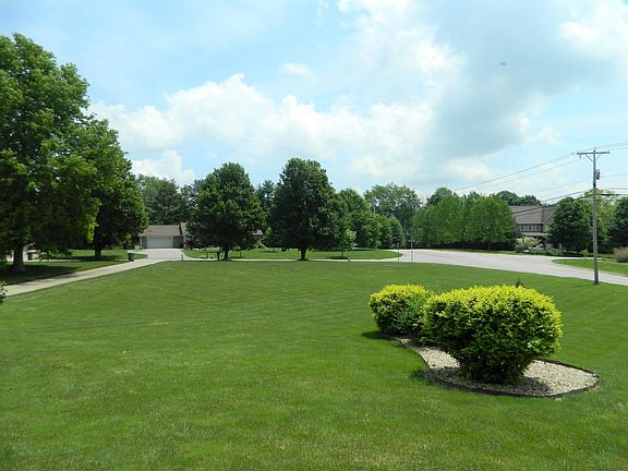 3rd image of 1101 E Benson Ct