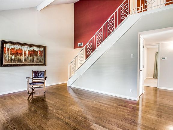 5th image of 1713 Oakhill Dr