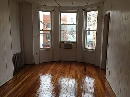 Rented by Capri Jet Realty Corp | media 9