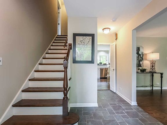 5th image of 1206 E Clarendon St