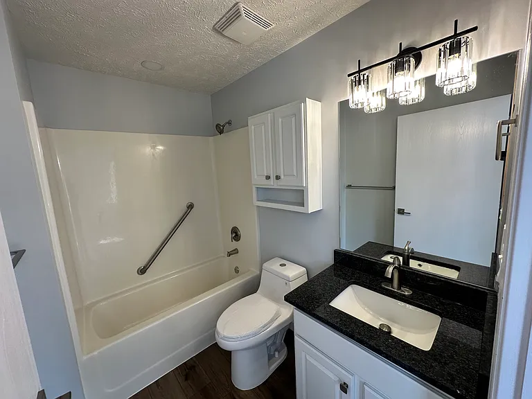 2039 Q St #102 — Photo 9