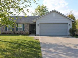 1016 Honeysuckle Dr, Mooresville, IN