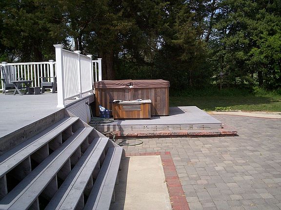 2nd image of 6 Bay Acres Dr