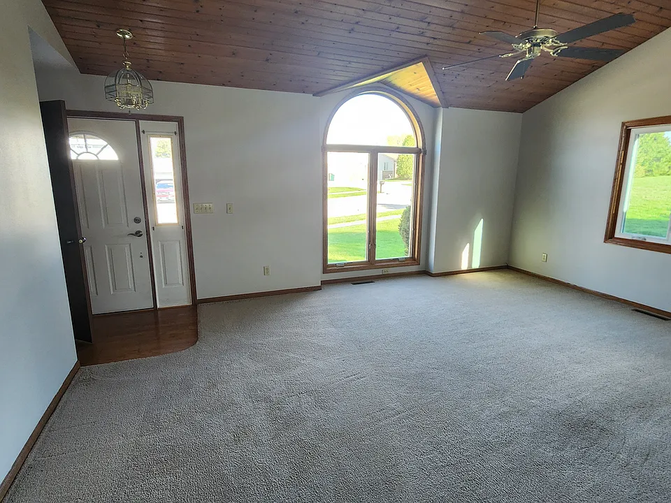 1506 Vogt Dr