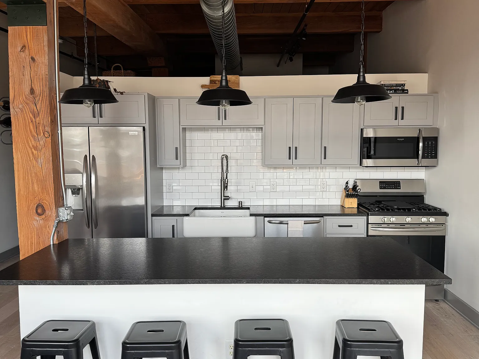 1 bed, 934 sqft, $2,500 — Photo 2
