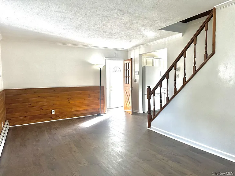 27 Collins Rd — Photo 7