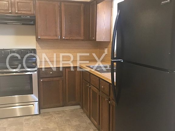 2nd image of 3826 Roswell Dr