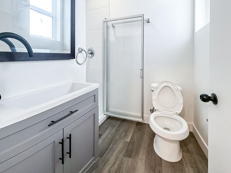 1st image of 1572 W 36th St #1