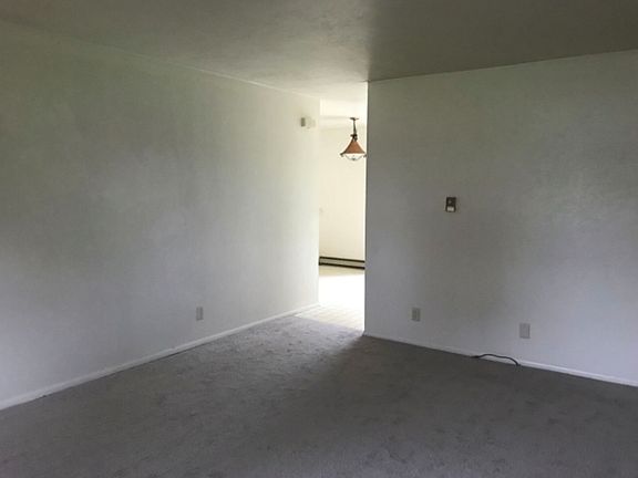 4th image of 2222 Jeffrey St
