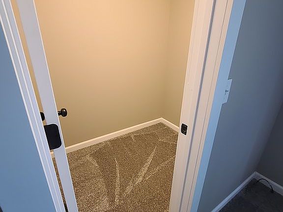 4th image of 5891 Woodland Dr NE