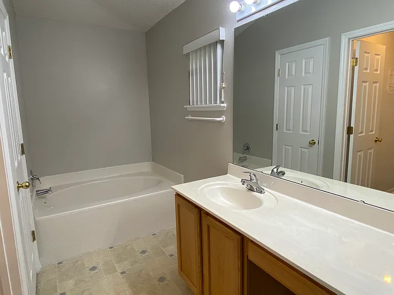 4754 Willamette Cir — Photo 10