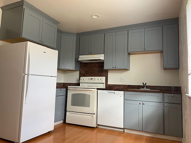 1st image of 687 Ontario Ct #7