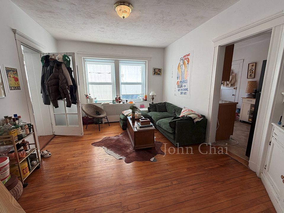1st image of 15 Gardner St APT 3