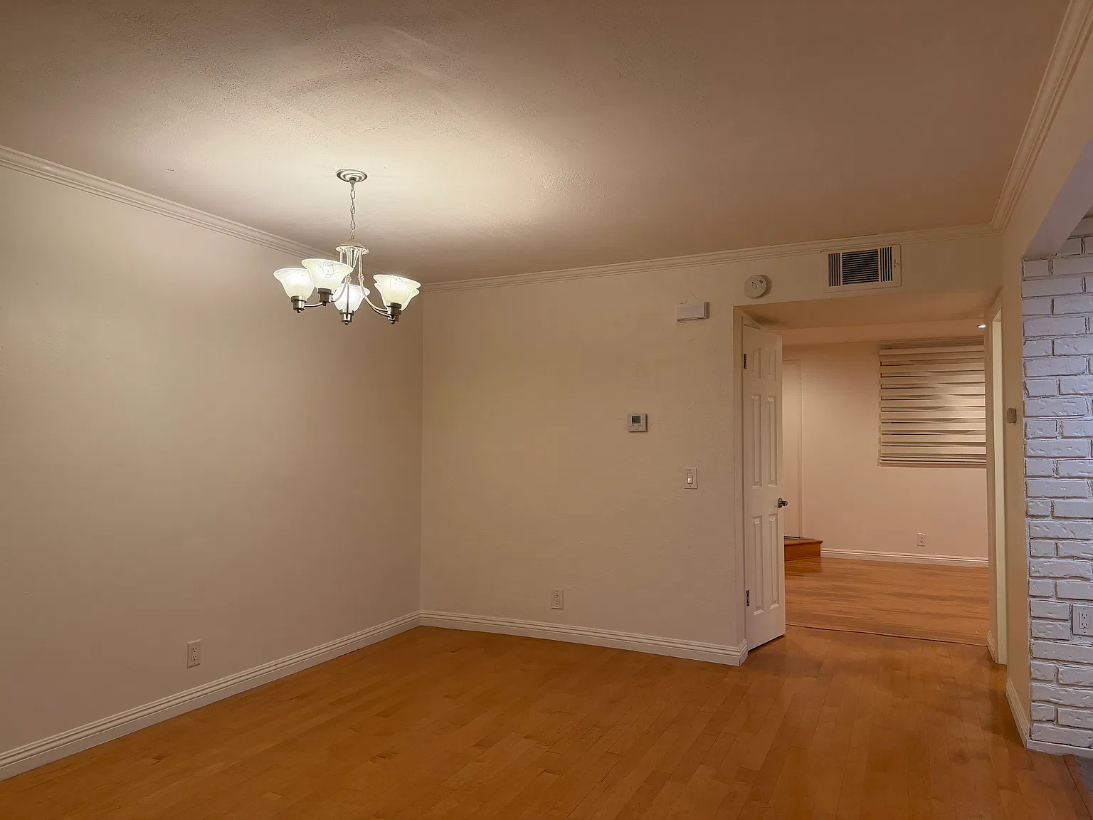 3 bed, 1.5 bath, 1430 sqft, $3,500 — Photo 4