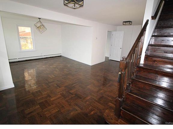 3rd image of 1720 Adee Ave #1