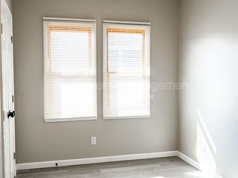 2453 E 5th Ave #2 — Photo 15