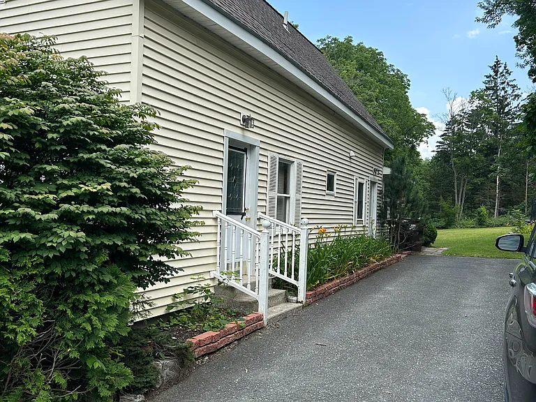 1 Old New Salem Rd #1 — Photo 2