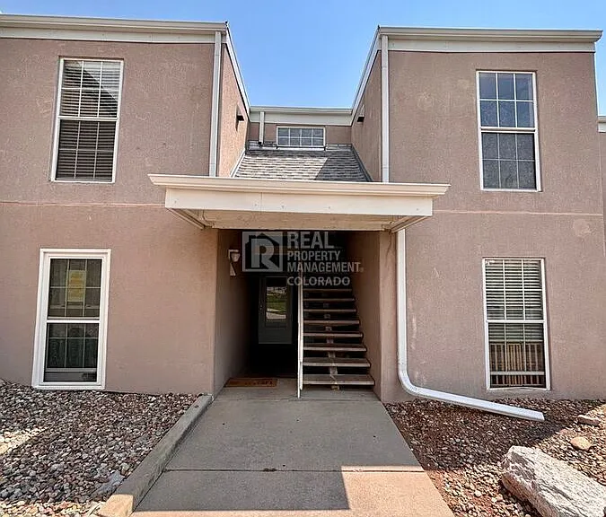 3440 Parkmoor Village Dr #V — Photo 2
