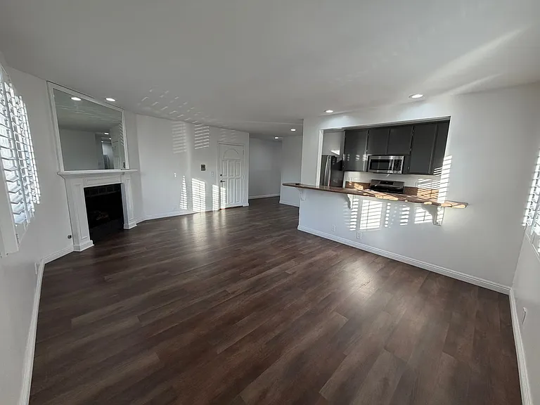 1106 Harrison Ave — Photo 3