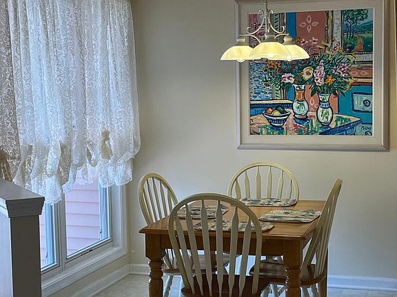 5th image of 805 Yacht Club Dr