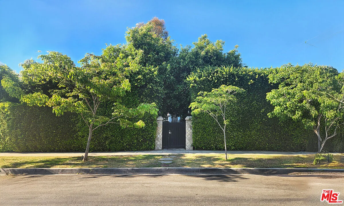 2 bed, 1.0 bath, 1000 sqft, $2,950 — Photo 1