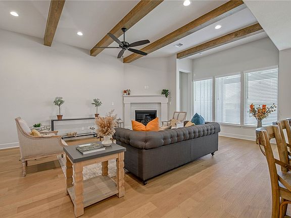 5th image of 5032 Toscana Loop
