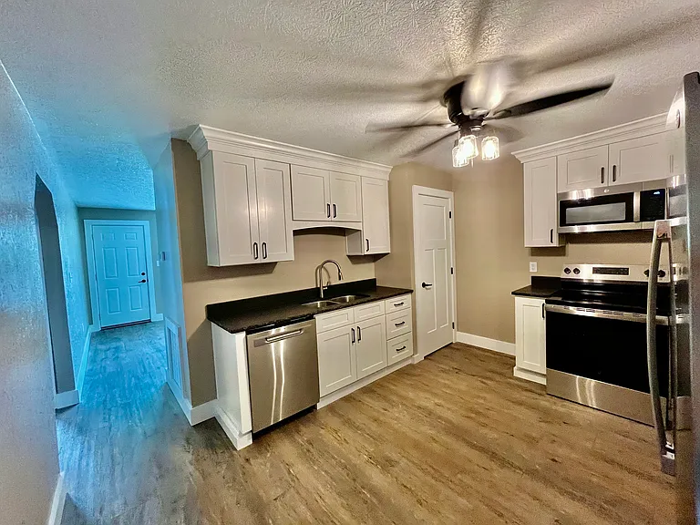 100 Creek Rd — Photo 4