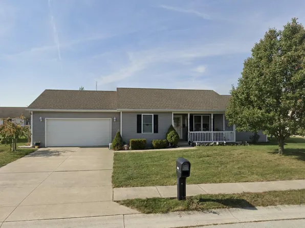 1105 Holley St, Wapakoneta, OH 45895