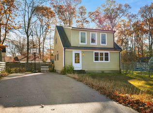 8 Blair Cir, Mashpee, MA 02649