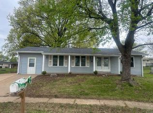 946 Armada Ct, Florissant, MO 63031