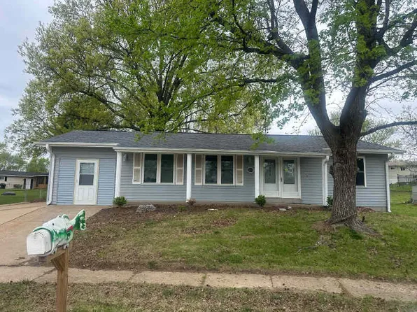 946 Armada Ct, Florissant, MO 63031