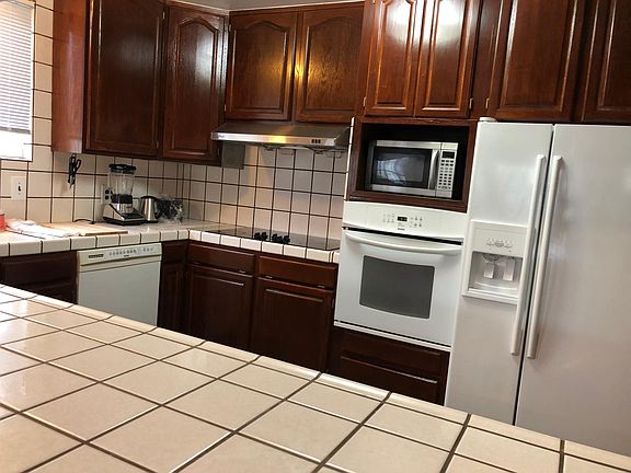 5th image of 137 Huntington Dr