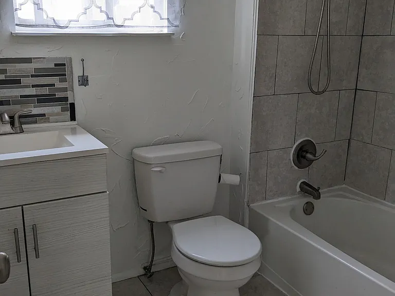 603A Ermine St #A — Photo 8
