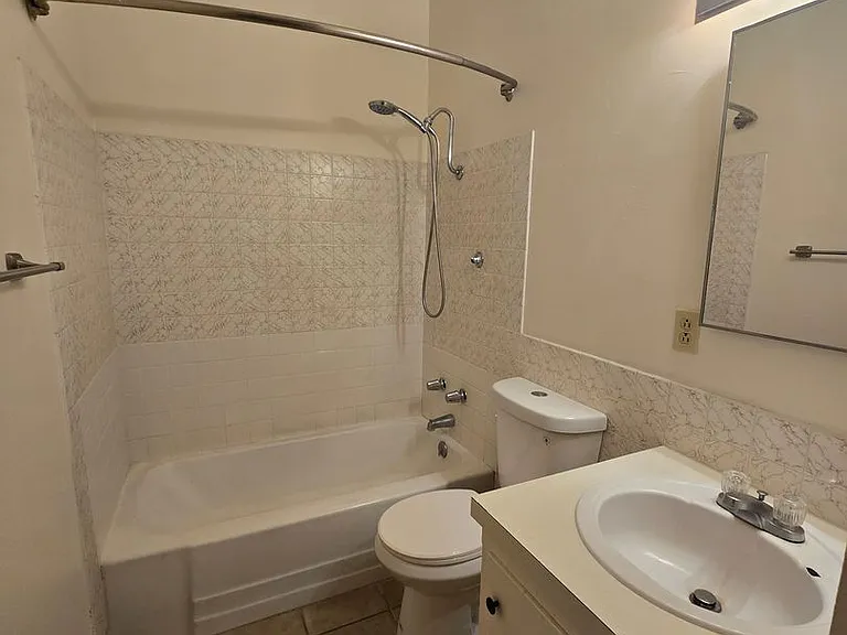 1619 W Pheasant St — Photo 18