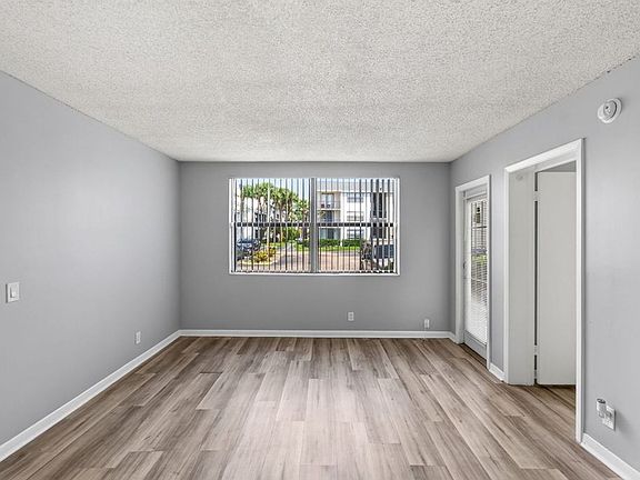 4th image of 752 Executive Center Dr #110-11-110