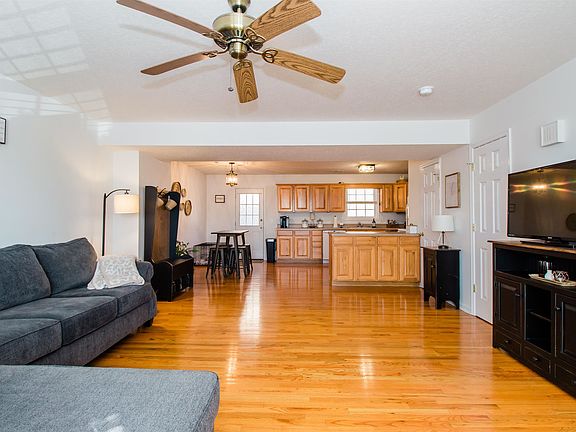 5th image of 966 Sherwood Ct