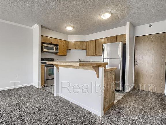 3rd image of 1301 Speer Blvd