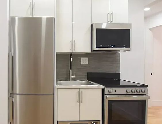 4th image of 247 Mulberry St APT 12