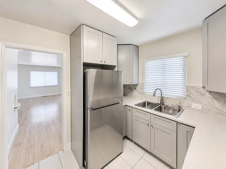 2218 N Newport St — Photo 5