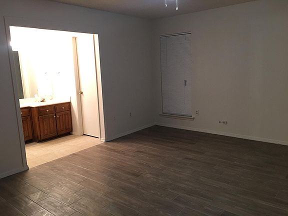 3rd image of 3803 Firethorn Dr