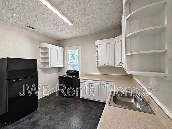 3rd image of 3013 Dignan St