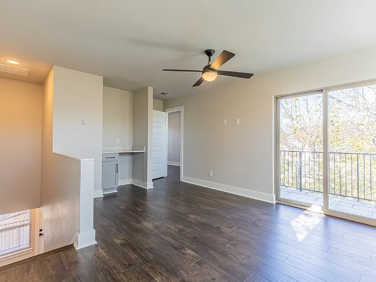 130 Rose Ln #202 — Photo 29