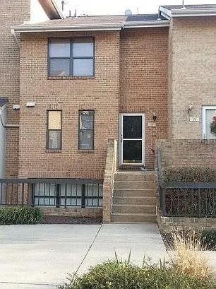 17 Dudley Ct