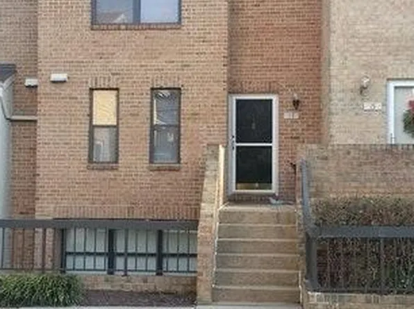 17 Dudley Ct, Bethesda, MD 20814
