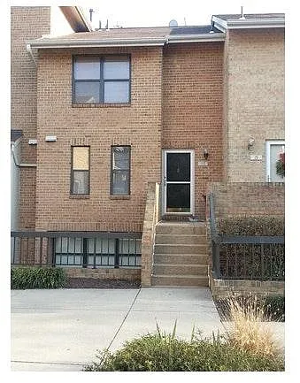 17 Dudley Ct Photo 1