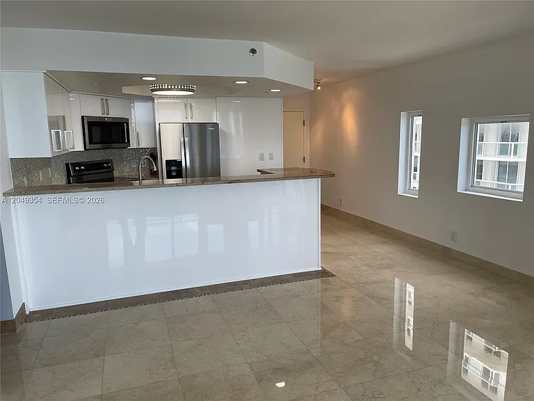 8911 Collins Ave #505 — Photo 14